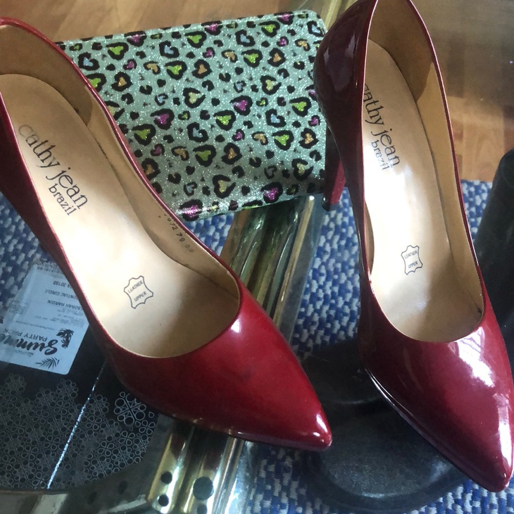 Candy Apple Red pumps